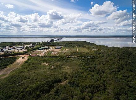 Vista aérea de campos próximos al río Uruguay - Departamento de Río Negro - URUGUAY. Foto No. 66055