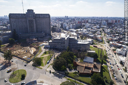 Vista aérea del Hospital de Clínicas y el Instituto de Higiene - Departamento de Montevideo - URUGUAY. Foto No. 66085