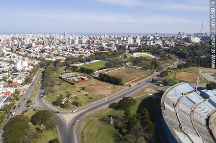 Foto aérea de los estadios Parque Palermo y Méndez Piana, Club Uruguayo de Tiro - Departamento de Montevideo - URUGUAY. Foto No. 66074