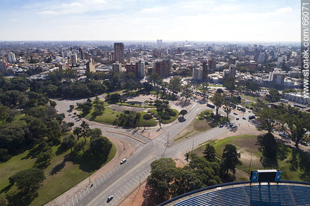 Foto aérea de un sector del Parque Batlle y Av. Ricaldoni - Departamento de Montevideo - URUGUAY. Foto No. 66071