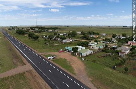 Aerial view of the village of Masoller on route 30. Departmental boundaries between Rivera, Salto and Artigas. - Department of Rivera - URUGUAY. Photo #66419