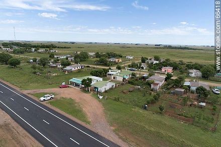 Aerial view of the village of Masoller on route 30. Departmental boundaries between Rivera, Salto and Artigas. - Department of Rivera - URUGUAY. Photo #66418