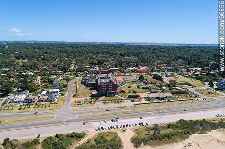 Vista aérea del hotel San Rafael en febrero de 2019 - Punta del Este y balnearios cercanos - URUGUAY. Foto No. 66856