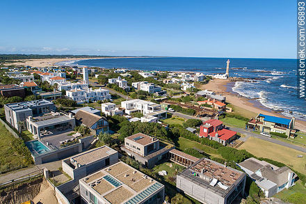 Vista aérea del balneario y el faro - Punta del Este y balnearios cercanos - URUGUAY. Foto No. 66893