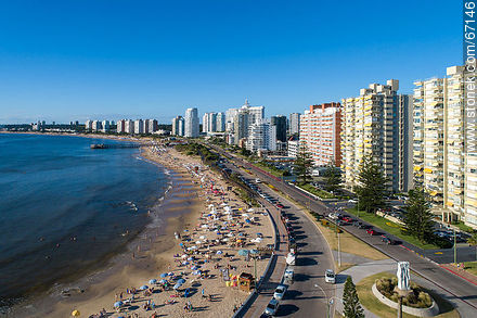 Aerial view of Parada 1 of Playa Mansa. Sculpture by Pablo Atchugarry - Punta del Este and its near resorts - URUGUAY. Photo #67146