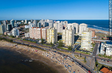 Vista aérea de la Parada 1 de playa Mansa - Punta del Este y balnearios cercanos - URUGUAY. Foto No. 67136