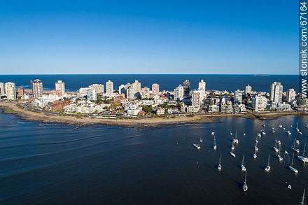 Vista aérea de la Península de Punta del Este - Punta del Este y balnearios cercanos - URUGUAY. Foto No. 67164