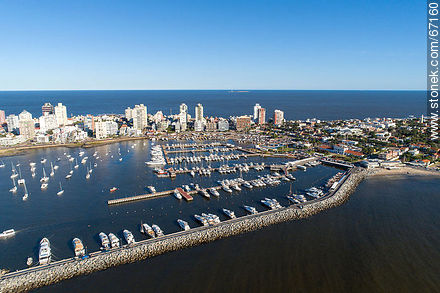 Foto aérea del puerto de Punta del Este - Punta del Este y balnearios cercanos - URUGUAY. Foto No. 67160