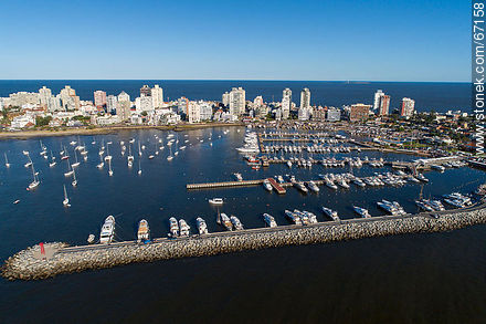 Foto aérea del puerto de Punta del Este - Punta del Este y balnearios cercanos - URUGUAY. Foto No. 67158
