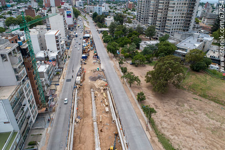 Vista aérea de la construcción del túnel de Av. Italia por debajo de las avenidas Ricaldoni y Centenario - Departamento de Montevideo - URUGUAY. Foto No. 67254