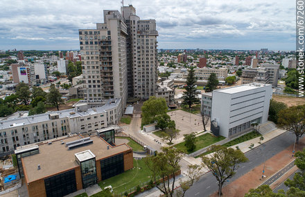 Vista aérea de la Avenida Ricaldoni, Área de la Salud, escuelas de medicina, CUDIM - Departamento de Montevideo - URUGUAY. Foto No. 67260