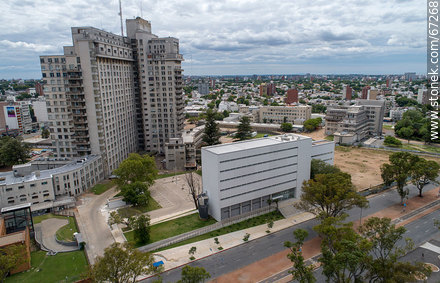 Vista aérea de la Avenida Ricaldoni, Área de la Salud, escuelas de medicina, CUDIM - Departamento de Montevideo - URUGUAY. Foto No. 67268