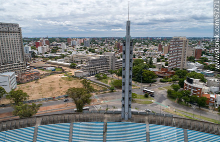 Vista aérea de la torre de los homenajes del Estadio Centenario. Instituto de Higiene - Departamento de Montevideo - URUGUAY. Foto No. 67271