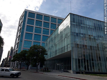 Edificio anexo a la Torre Ejecutiva - Departamento de Montevideo - URUGUAY. Foto No. 67638