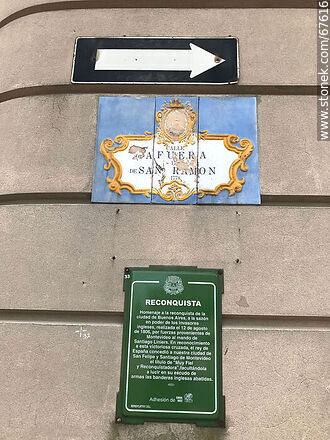 Reminder plaque of the Reconquista. Calle De Afuera de San Ramón - Department of Montevideo - URUGUAY. Photo #67616