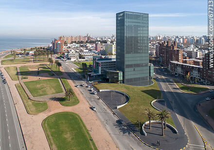 Vista aérea de las calles Ing. Carlos María Morales y La Cumparsita - Departamento de Montevideo - URUGUAY. Foto No. 67713