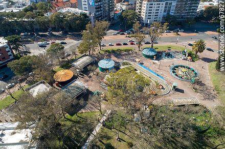 Vista aérea del área de juego en base a energía eléctrica cerrados por pandemia de covid - Departamento de Montevideo - URUGUAY. Foto No. 67827
