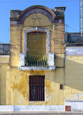 Fachada de una antigua casa - Departamento de Maldonado - URUGUAY. Foto No. 67982