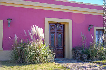 La Casona a la entrada del pueblo - Departamento de Maldonado - URUGUAY. Foto No. 68091