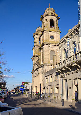 Parroquia Santísima Trinidad - Departamento de Flores - URUGUAY. Foto No. 68124