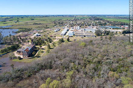 Vista aérea de la planta potabilizadora de agua de OSE - Departamento de Canelones - URUGUAY. Foto No. 68304