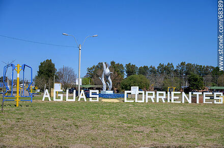 Entrada a Aguas Corrientes - Departamento de Canelones - URUGUAY. Foto No. 68389