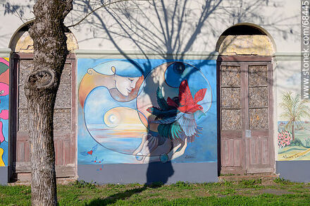 Murals painted on the walls in front of the high school - Department of Florida - URUGUAY. Photo #68445