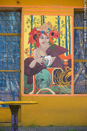 Mural of a pensive woman - Department of Florida - URUGUAY. Photo #68473