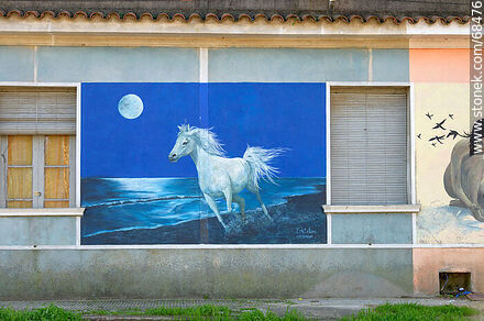 Mural de caballo trotando en la orilla del mar - Departamento de Florida - URUGUAY. Foto No. 68476