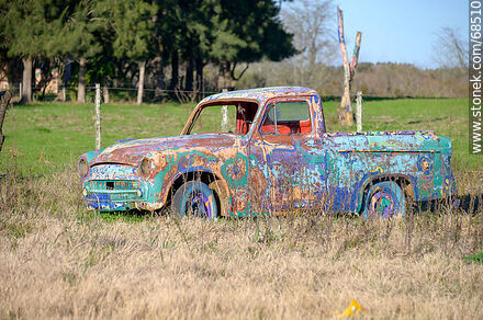 Colored car scrap - Department of Florida - URUGUAY. Photo #68510