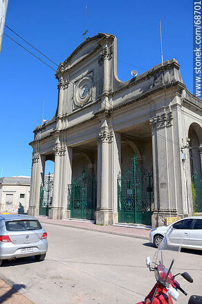Parroquia San Juan Bautista - Departamento de Canelones - URUGUAY. Foto No. 68701