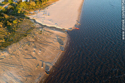 Sector de la playa al atardecer - Departamento de Tacuarembó - URUGUAY. Foto No. 68754