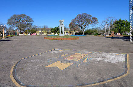 Plaza - Departamento de Tacuarembó - URUGUAY. Foto No. 68806