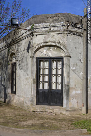 Entrance of an old house - Tacuarembo - URUGUAY. Photo #68895