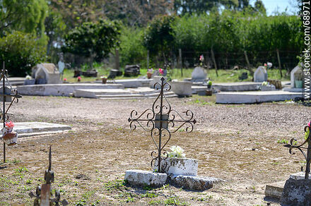 Simple grave - Durazno - URUGUAY. Photo #68971