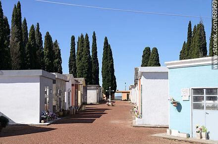 Panteones en el cementerio - Departamento de Durazno - URUGUAY. Foto No. 68969