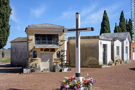 Panteones en el cementerio - Departamento de Durazno - URUGUAY. Foto No. 68960