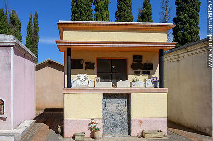 Panteón familiar - Departamento de Durazno - URUGUAY. Foto No. 68957