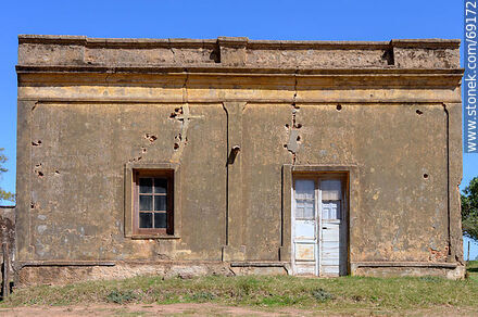 Old house used as a warehouse in the countryside - Durazno - URUGUAY. Photo #69172