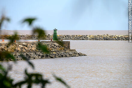 Harbour breakwater - Department of Colonia - URUGUAY. Photo #69254