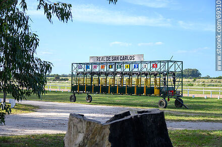 Real de San Carlos racetrack and starting gate - Department of Colonia - URUGUAY. Photo #69310