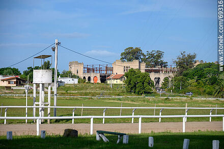 Hipódromo Real de San Carlos - Departamento de Colonia - URUGUAY. Foto No. 69316