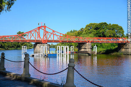 Route 21 Bridge over the Arroyo de las Vacas - Department of Colonia - URUGUAY. Photo #69490