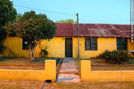 Típica casa de Conchillas - Departamento de Colonia - URUGUAY. Foto No. 69562