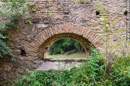 Molino Quemado. Remains of the construction - Department of Colonia - URUGUAY. Photo #69645