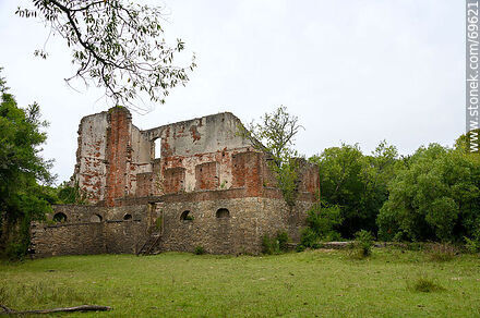 Molino Quemado. Remains of the construction - Department of Colonia - URUGUAY. Photo #69621