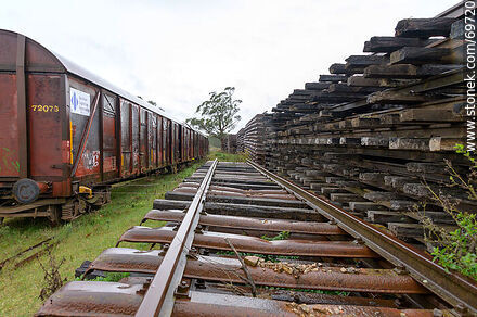 Collection of old rails and wooden sleepers - Department of Florida - URUGUAY. Photo #69720