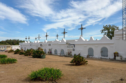 Cementerio. Criptas católicas - Departamento de Treinta y Tres - URUGUAY. Foto No. 70033