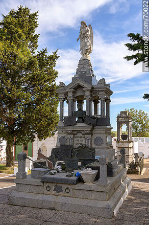 Cementerio. Panteón de Aparicio Saravia - Departamento de Treinta y Tres - URUGUAY. Foto No. 70022