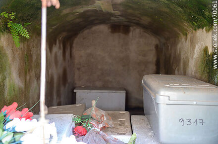 Treinta y Tres Cemetery. Open niche - Department of Treinta y Tres - URUGUAY. Photo #70061